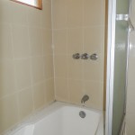 8H-Bathroom-2