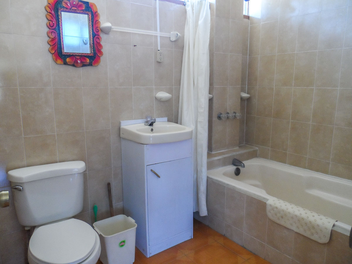 Apartment-6-bathroom-rent-quetzaltenango