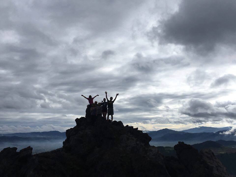 hike-cerro-quemado-volcan-almolonga